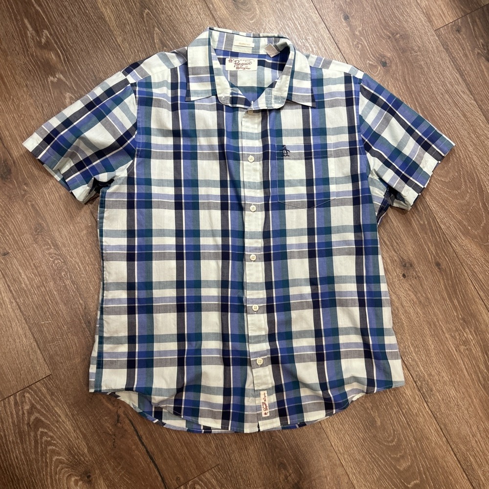 An Original Penguin Brand By Munsingwear Classic Fit Button Down LARGE
